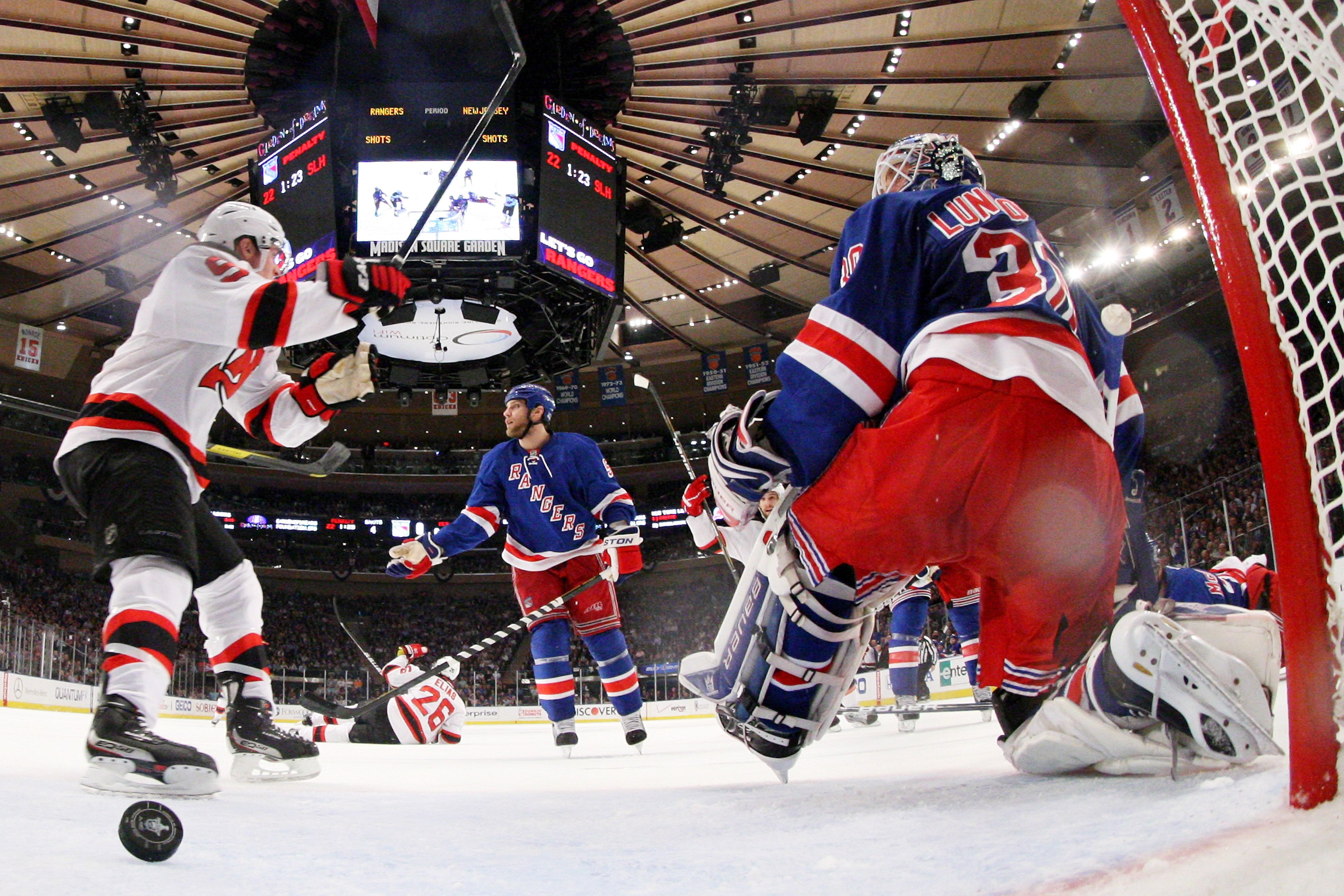 Nhl new york. Нью Йорк Рейнджерс Нью джерси Девилз. Джерси Нью-Йорк Рейнджерс. New Jersey Devils vs. New York Rangers. Нью Йорк джерси НХЛ.